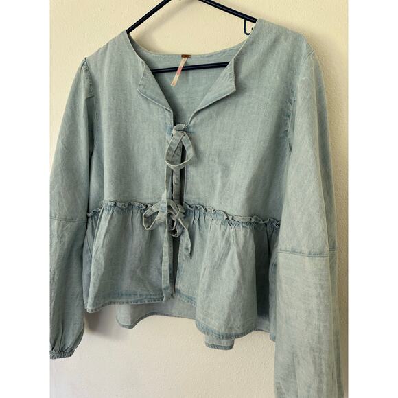 Free People Brunch Babe Chambray Tie front / bow tie flowy blouse size S - Picture 4 of 7